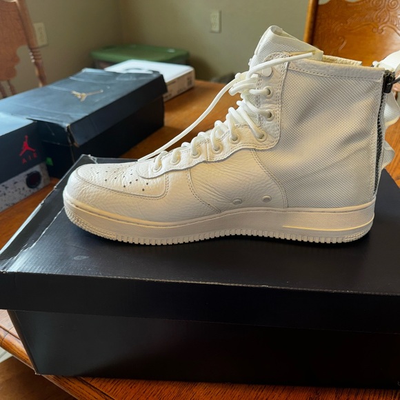 SF AFI MID - Picture 3 of 9